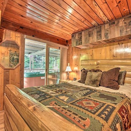 A-Frame Gatlinburg Cabin With Deck And Private Hot Tub Exterior photo