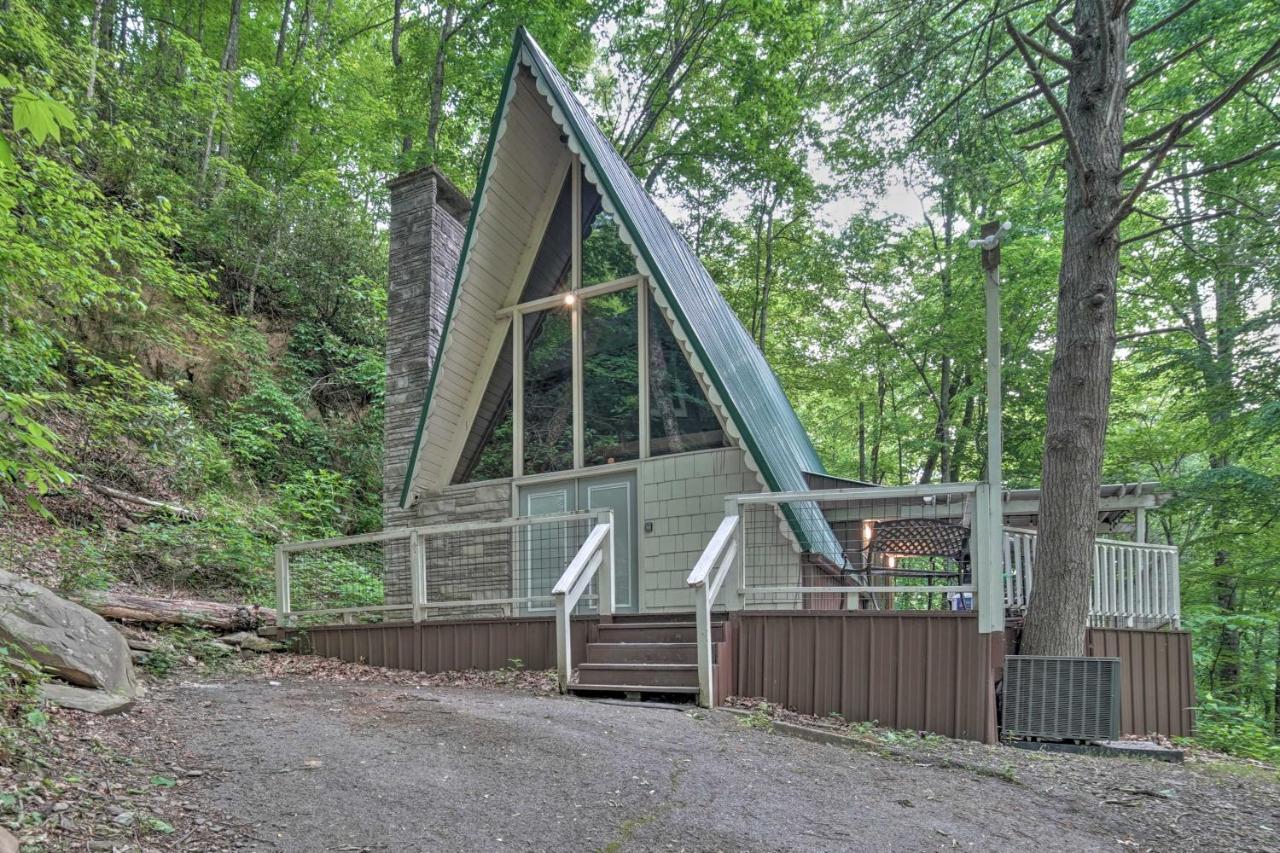 A-Frame Gatlinburg Cabin With Deck And Private Hot Tub Exterior photo