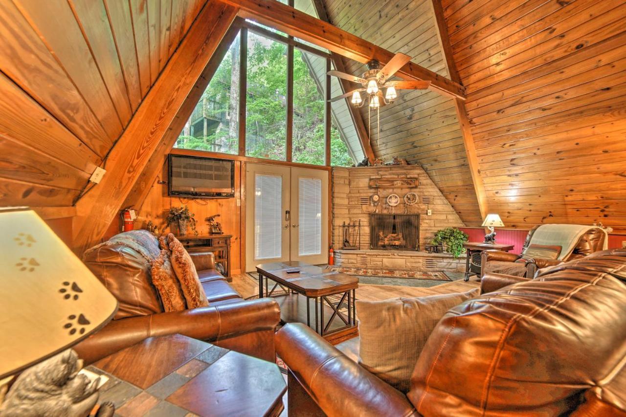 A-Frame Gatlinburg Cabin With Deck And Private Hot Tub Exterior photo