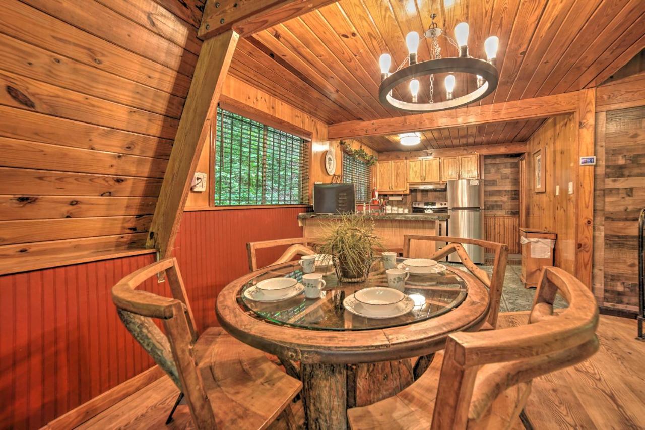A-Frame Gatlinburg Cabin With Deck And Private Hot Tub Exterior photo