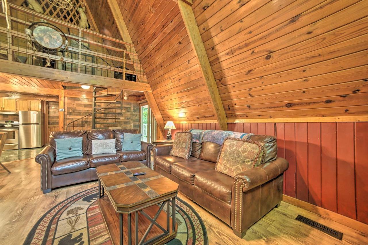A-Frame Gatlinburg Cabin With Deck And Private Hot Tub Exterior photo
