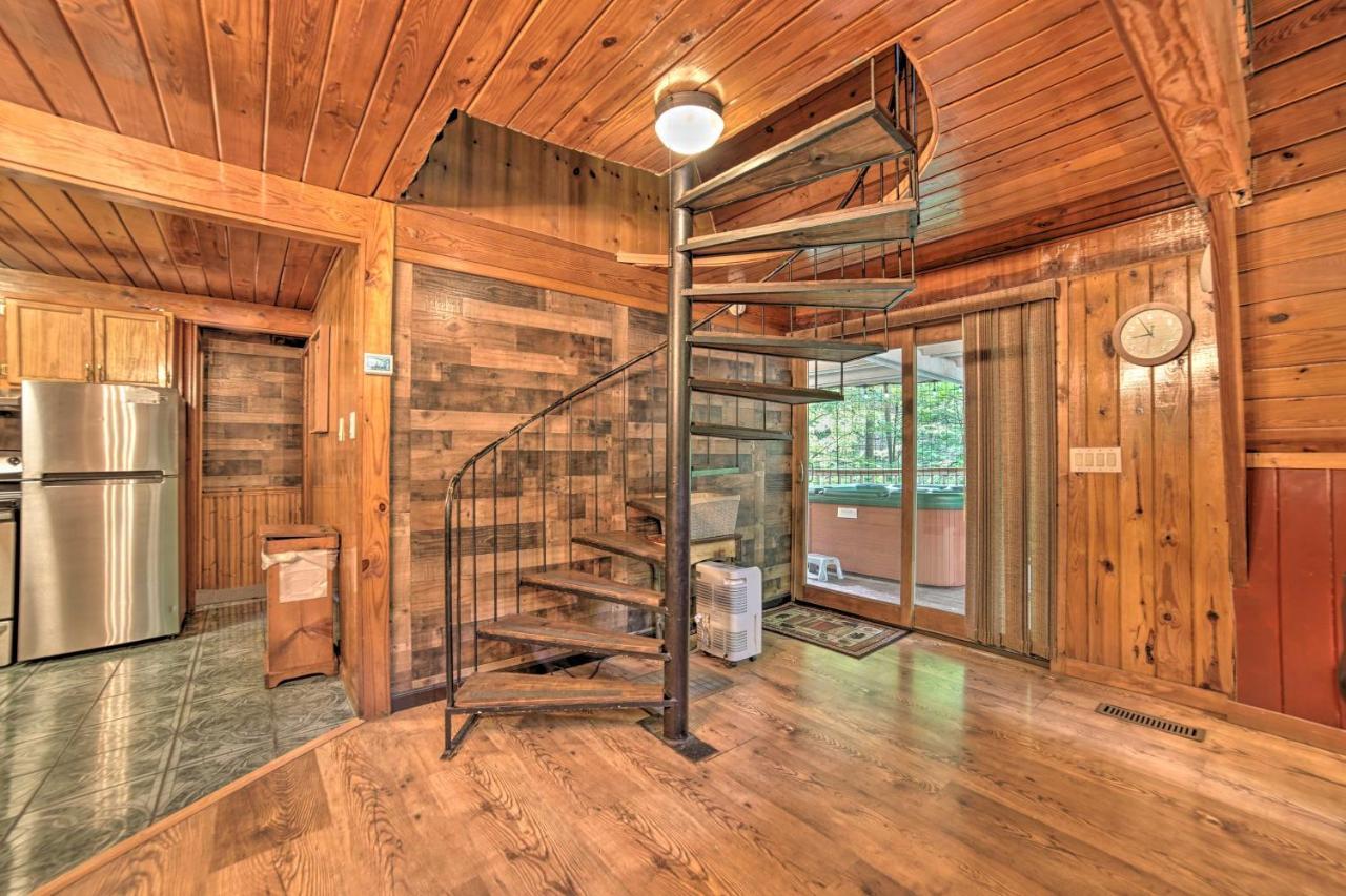A-Frame Gatlinburg Cabin With Deck And Private Hot Tub Exterior photo