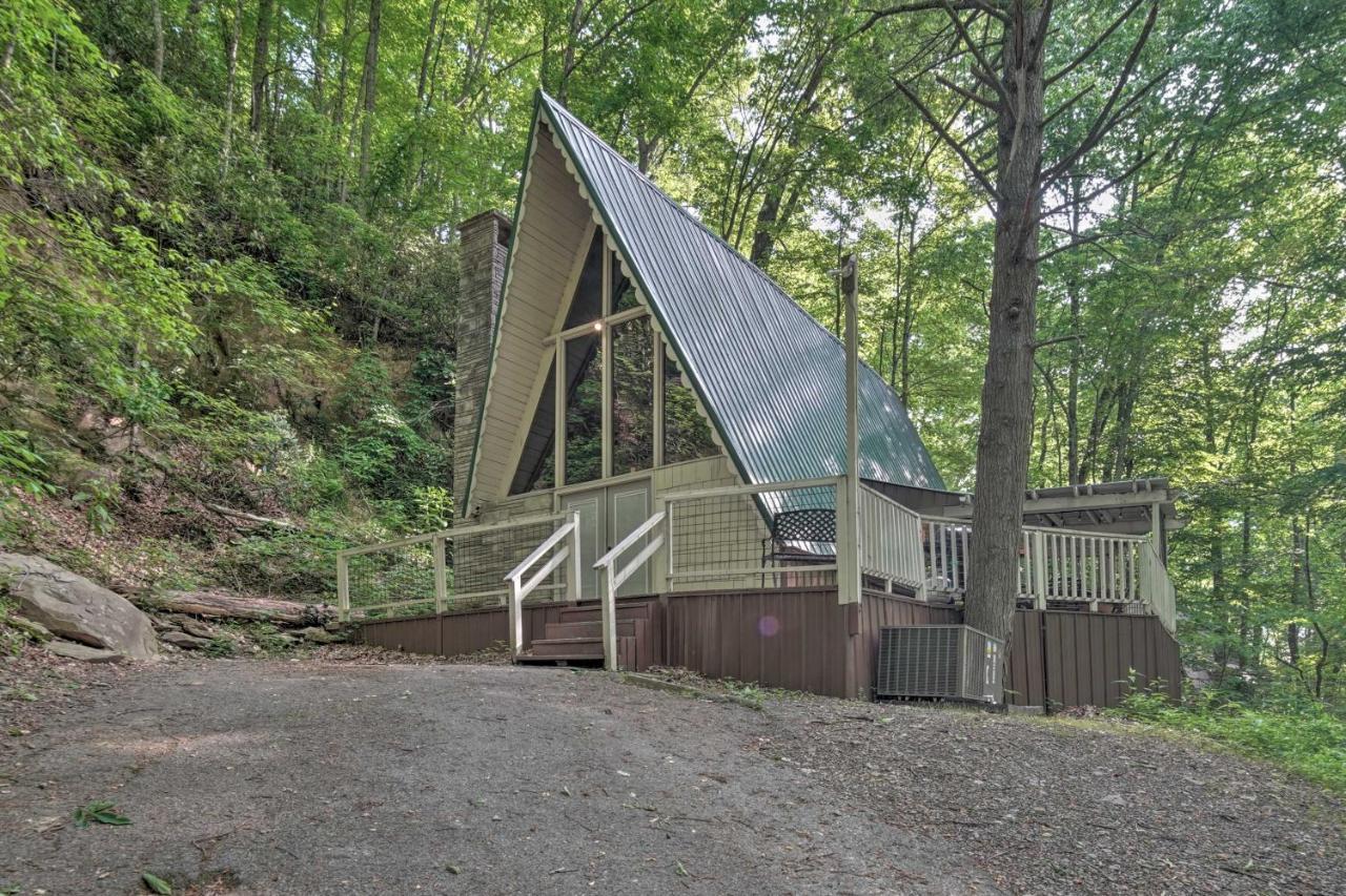A-Frame Gatlinburg Cabin With Deck And Private Hot Tub Exterior photo