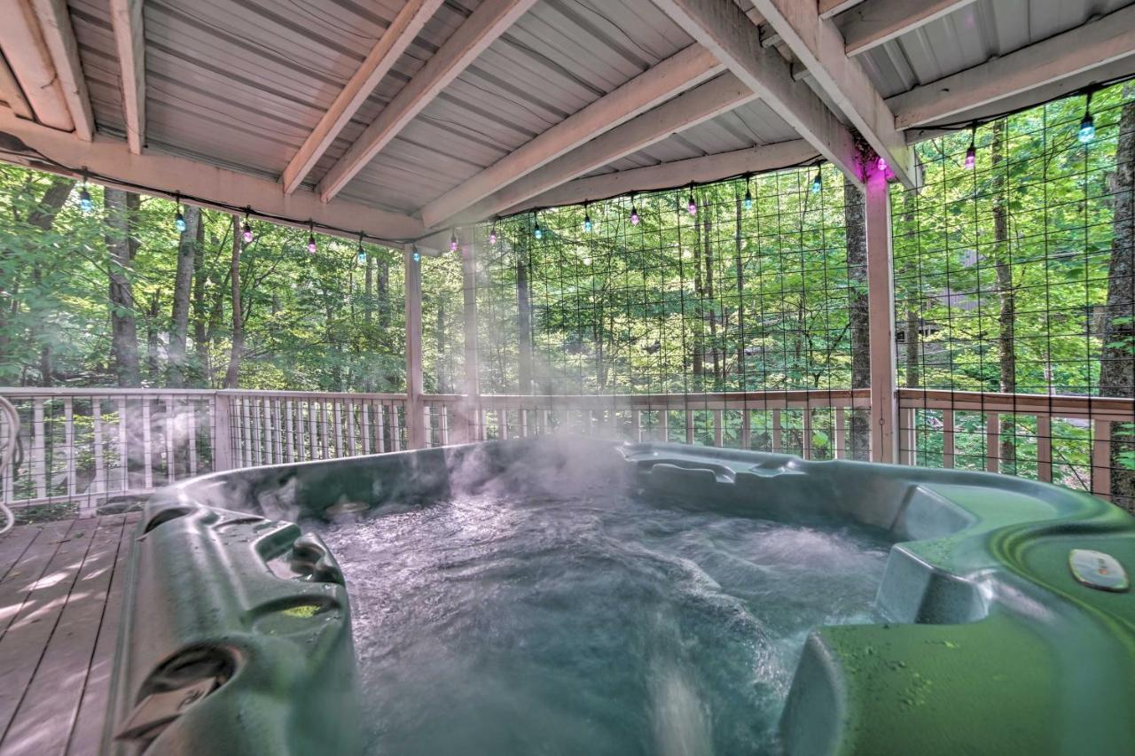 A-Frame Gatlinburg Cabin With Deck And Private Hot Tub Exterior photo