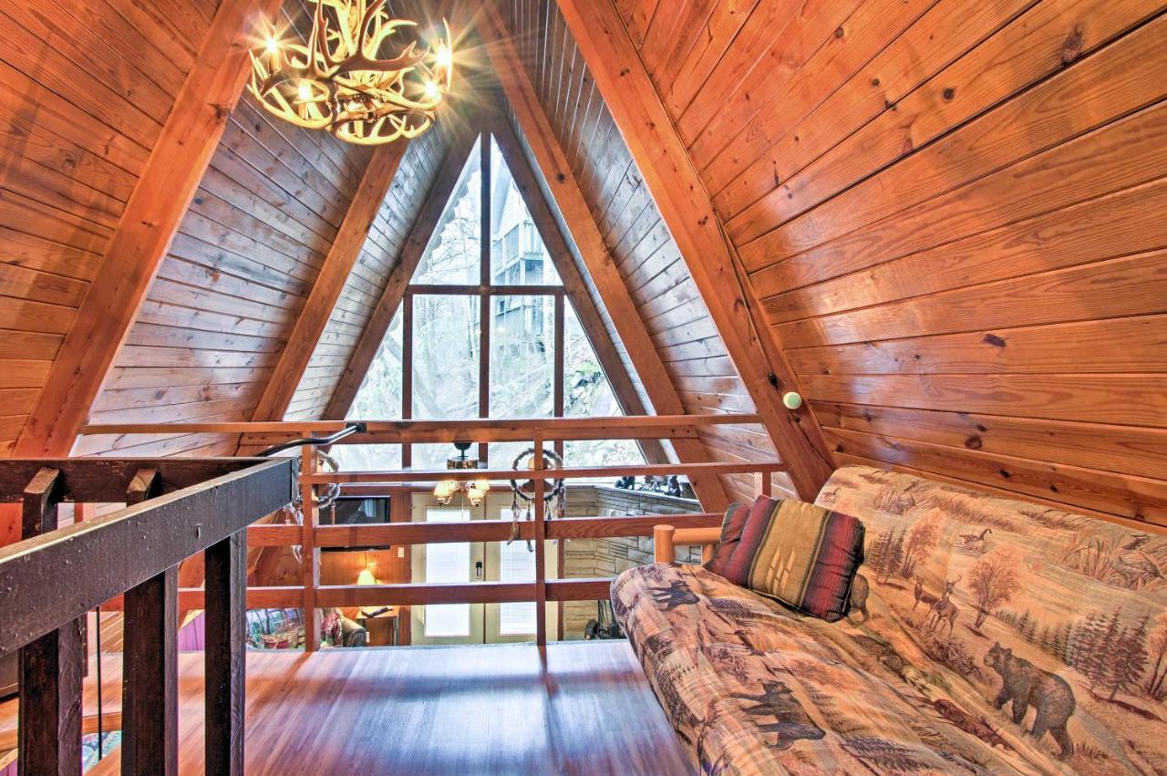 A-Frame Gatlinburg Cabin With Deck And Private Hot Tub Exterior photo